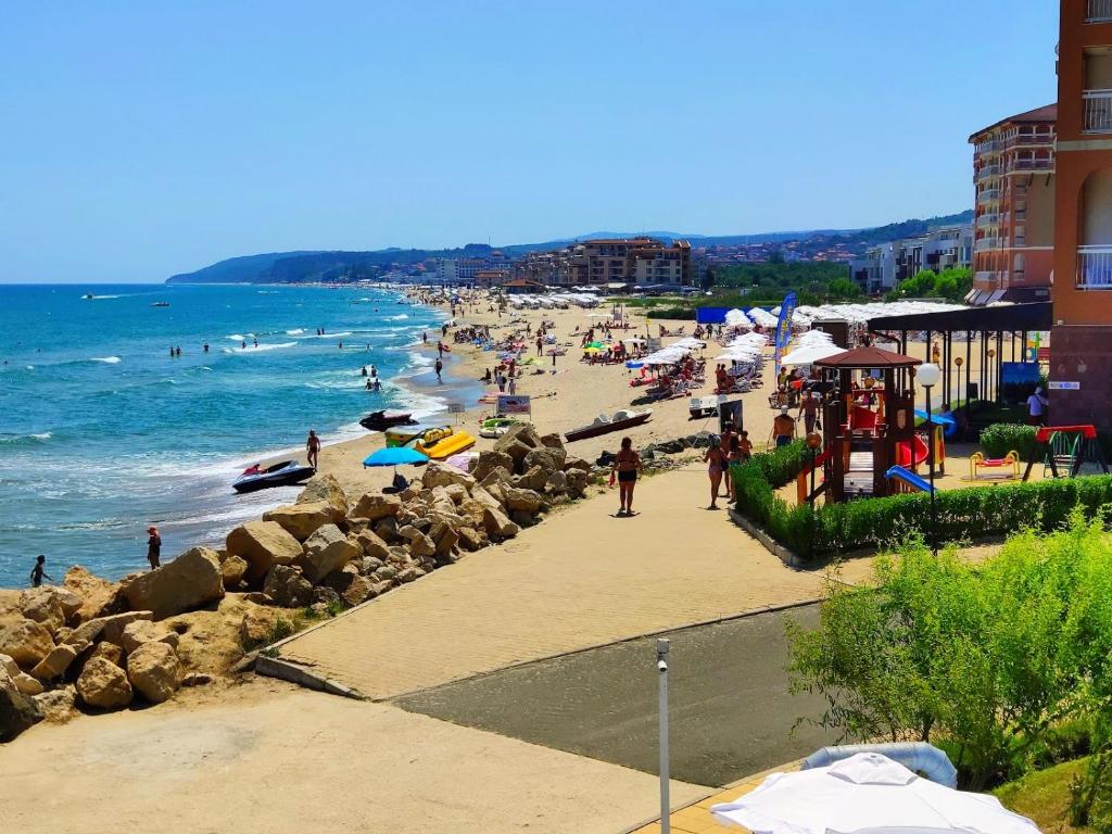 Апартаменти Атеа на плажа - Apartments Atea on the beach