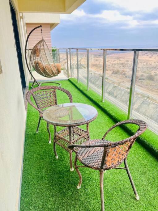 Lovely 3 bedroom with a view of the park photo 3