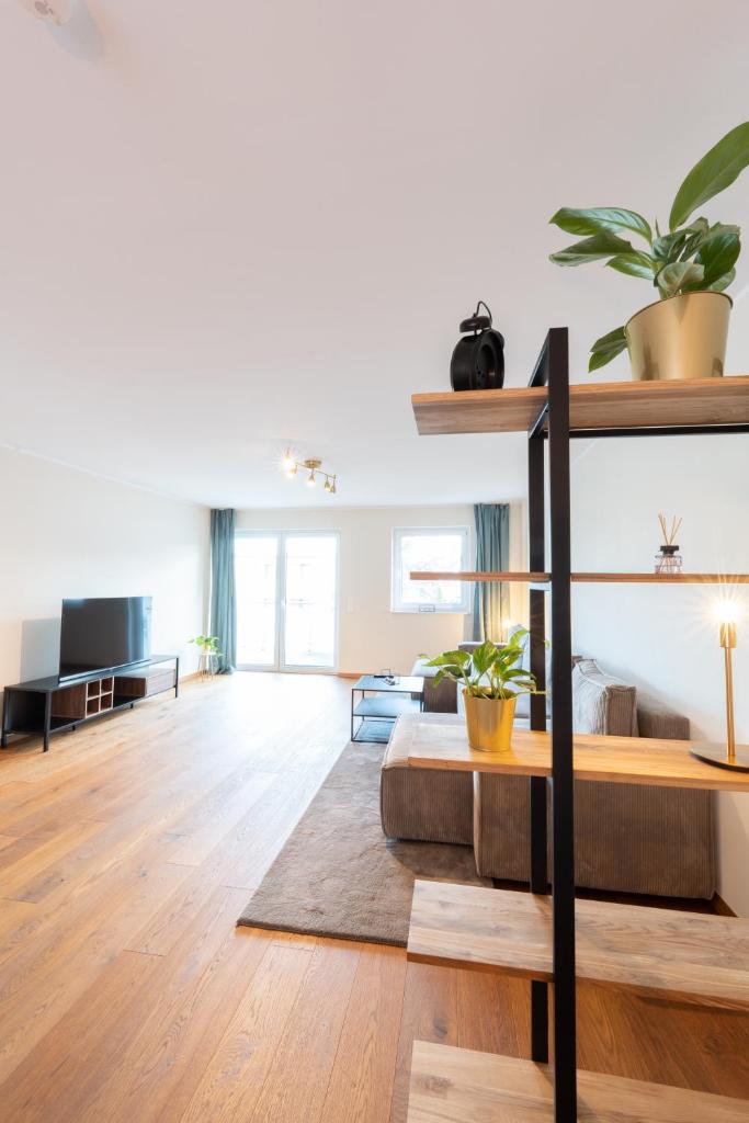 -Zentrale Wohnung-Balkon-Desingerküche- photo 1