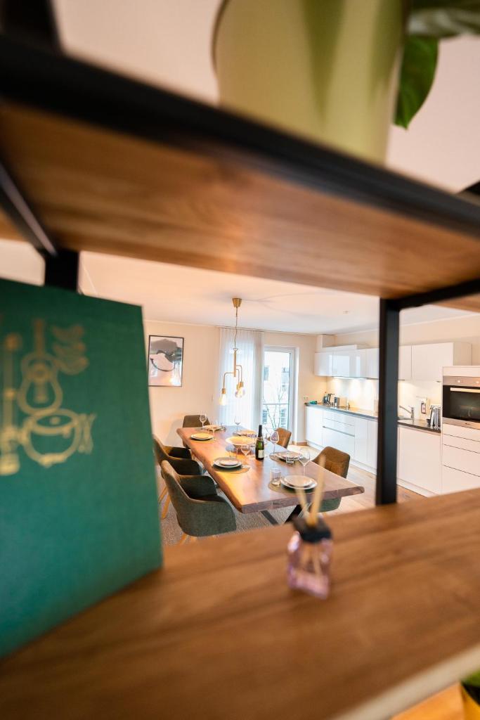 -Zentrale Wohnung-Balkon-Desingerküche- photo 3