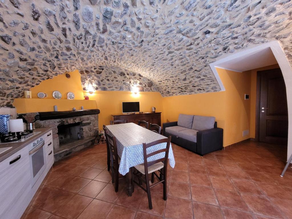 La Casa sull' Altopiano Mountain Lake Iseo hospitality photo 3