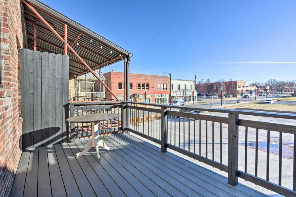 Upscale Loft in the Heart of Dtwn Springfield photo 2