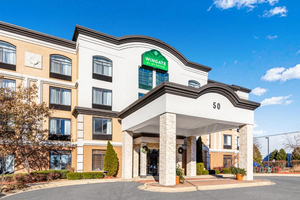 Wingate by Wyndham Schaumburg image