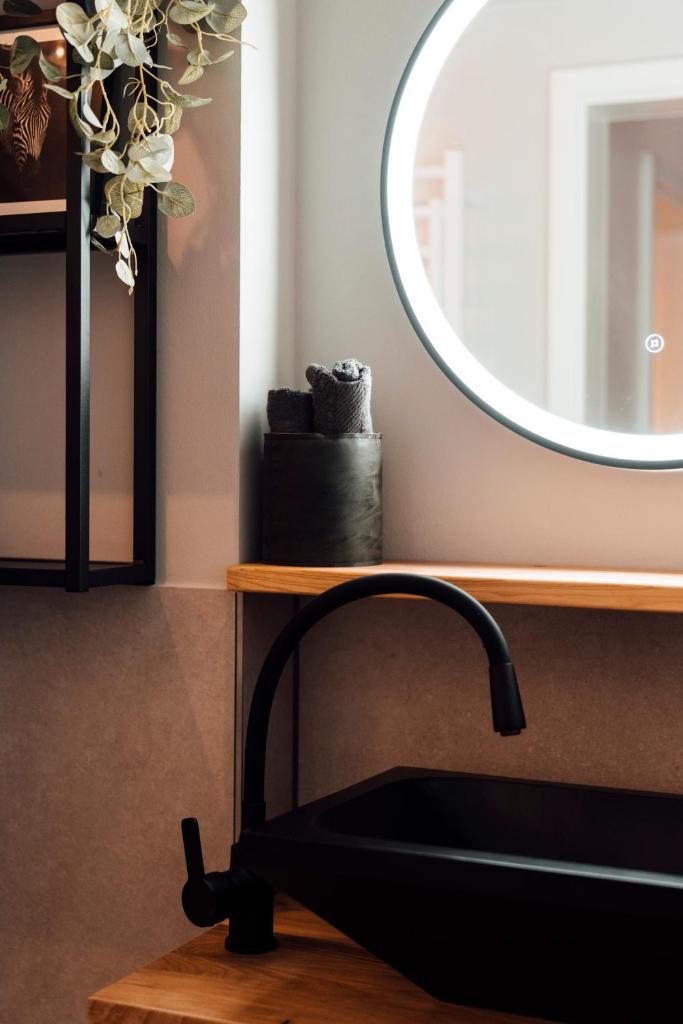 Stay at Smilla - Boutique Apartments mit Küche - Parken - Klima - Netflix - Waschmaschine - Tap to explore photos