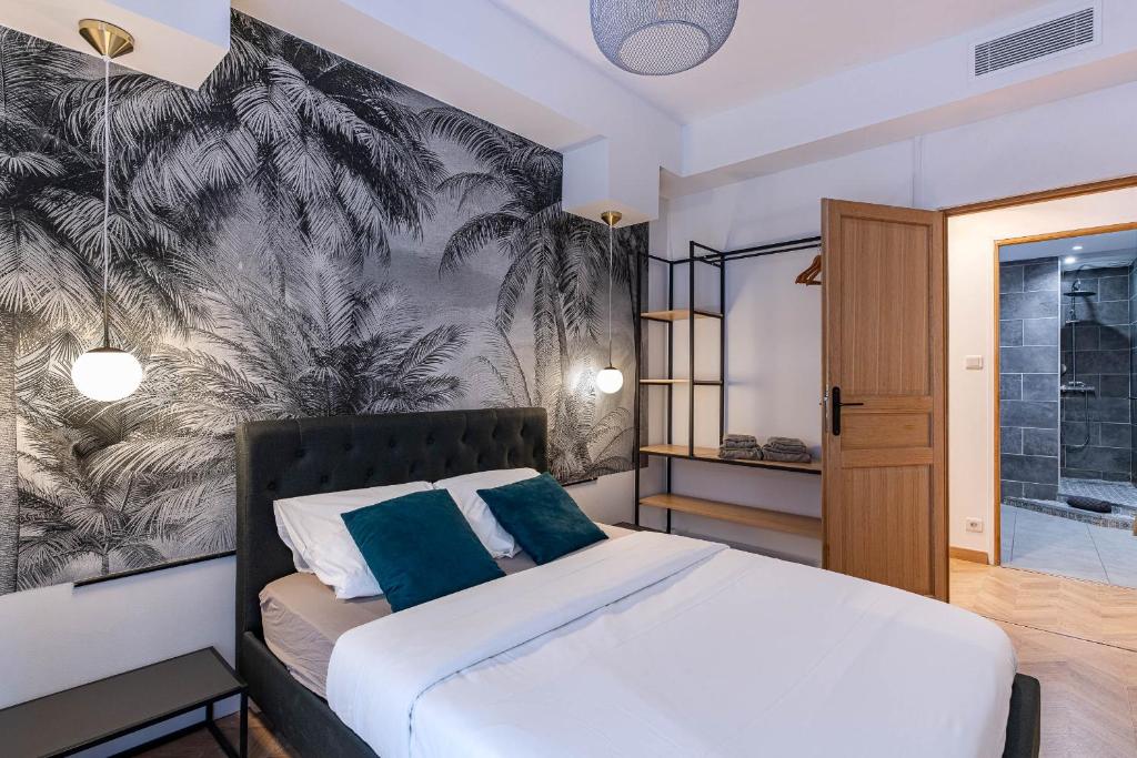 Decorated 2 bedrooms AIR CONDITIONNING, city center photo 3