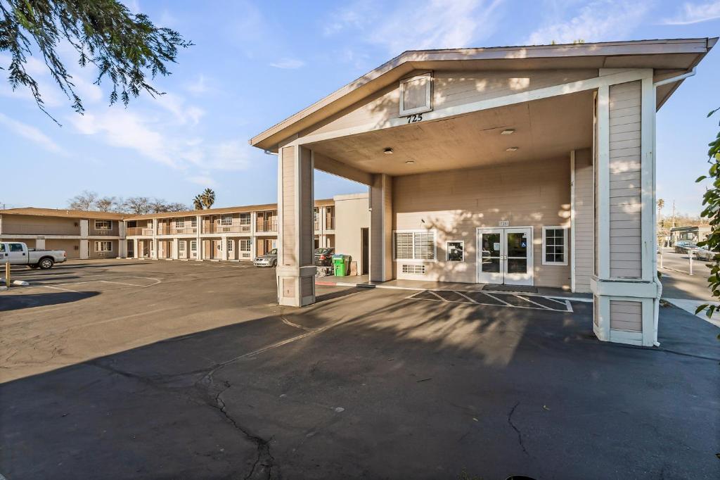 Heritage Inn Express Chico image