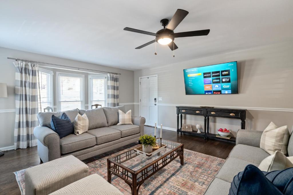 Decked Out Spacious 3BR Near Pine Mountain Trail W photo 2