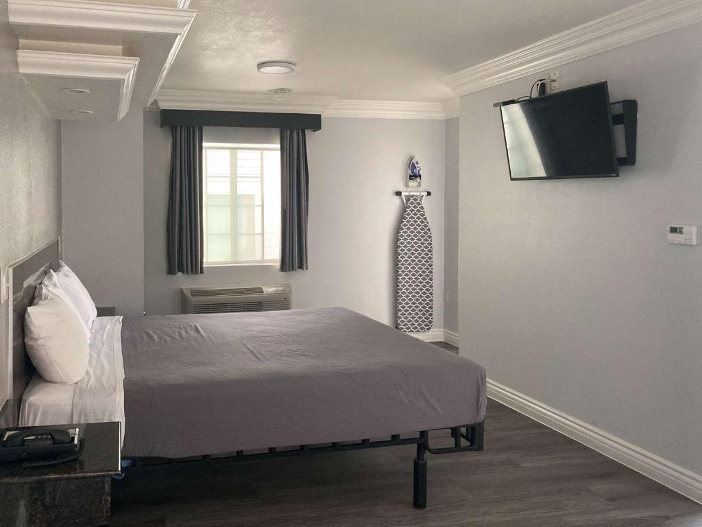 Motel 6 Glendale CA Pasadena Burbank Los Angeles photo 3