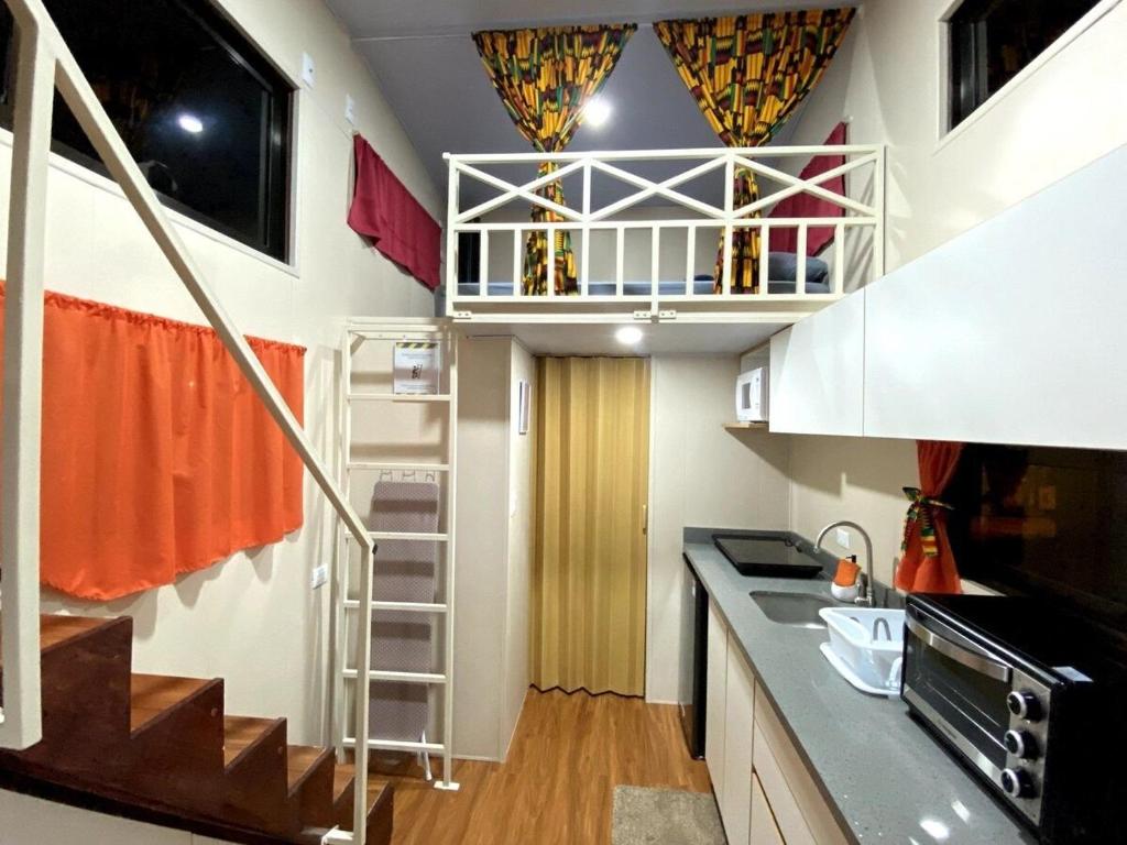 Harmony, Mini casa sobre ruedas con zona para camping photo 3