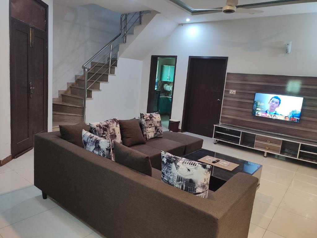 Fully Serviced Holiday Home Near Lahore Ring Road photo 1