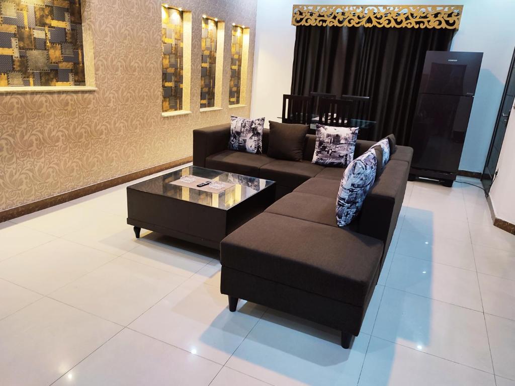 Fully Serviced Holiday Home Near Lahore Ring Road photo 2
