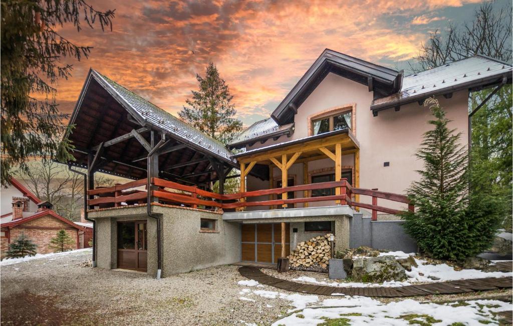 Nice Home In Novo Zvecevo With Sauna, 2 Bedrooms And Wifi