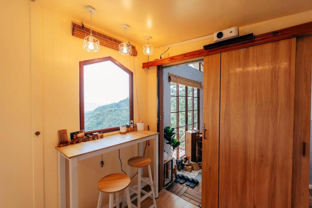 At The Mountain Cottage, Tiny Home at Doichang with Hot tub Included Breakfast and Dinner photo 3