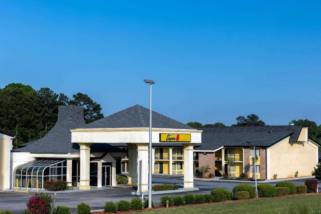 Super 8 by Wyndham McDonough GA photo 1