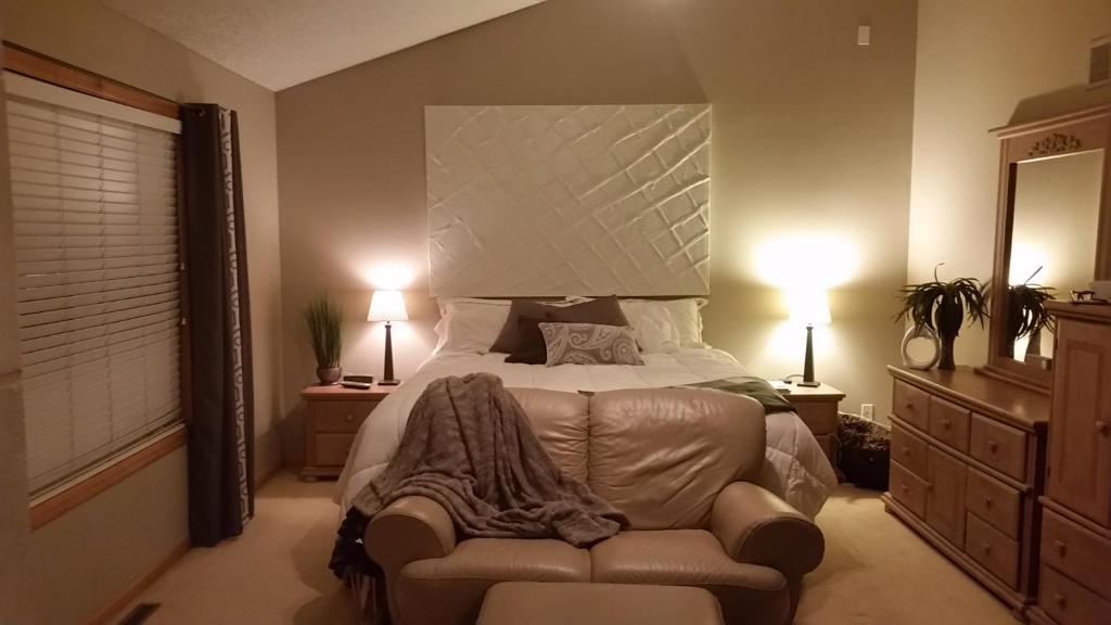 Lakeville Executive Home with every amenity, prime location photo 4