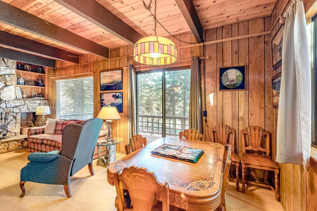 Talmont Trailhead Cabin photo 4
