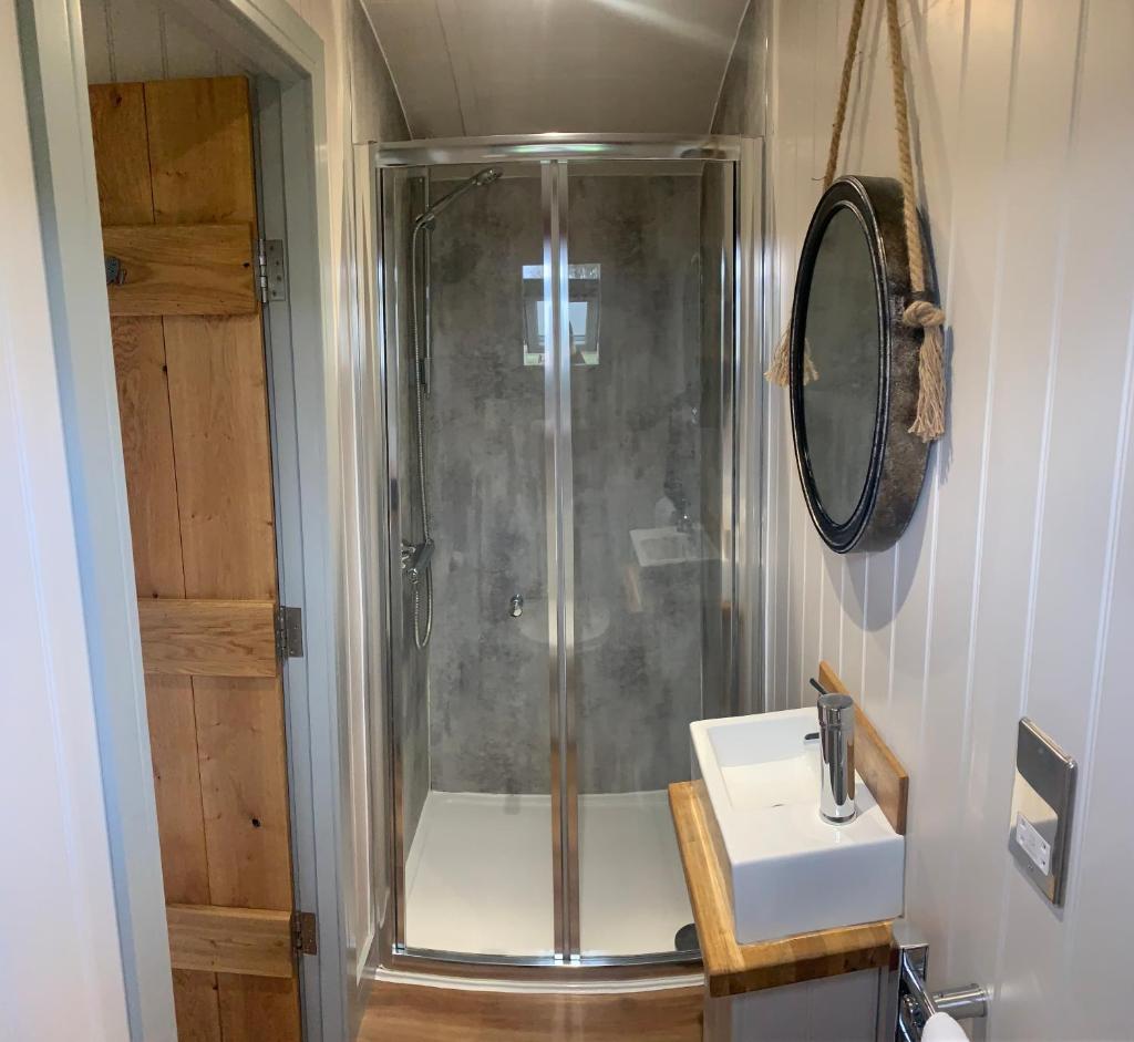Springwood Shepherd Huts Glamping York photo 4