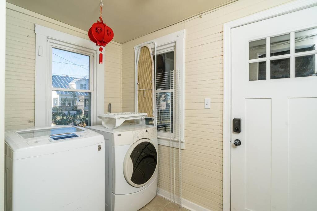 Dog and Family Friendly 4BR w WIFI and Fenced Yard By Zen Living Short Term Rental photo 3