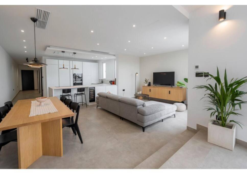 Your Luxury Malta Home! photo 3