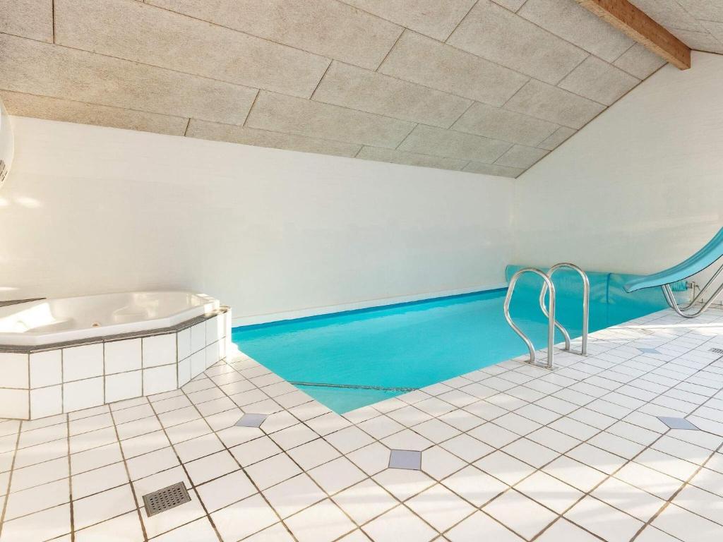 14 person holiday home in Vejers Strand photo 3