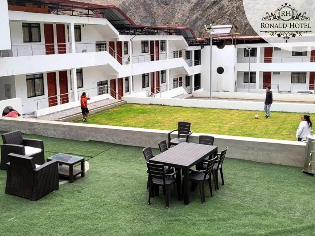 RONALD HOTEL photo 3