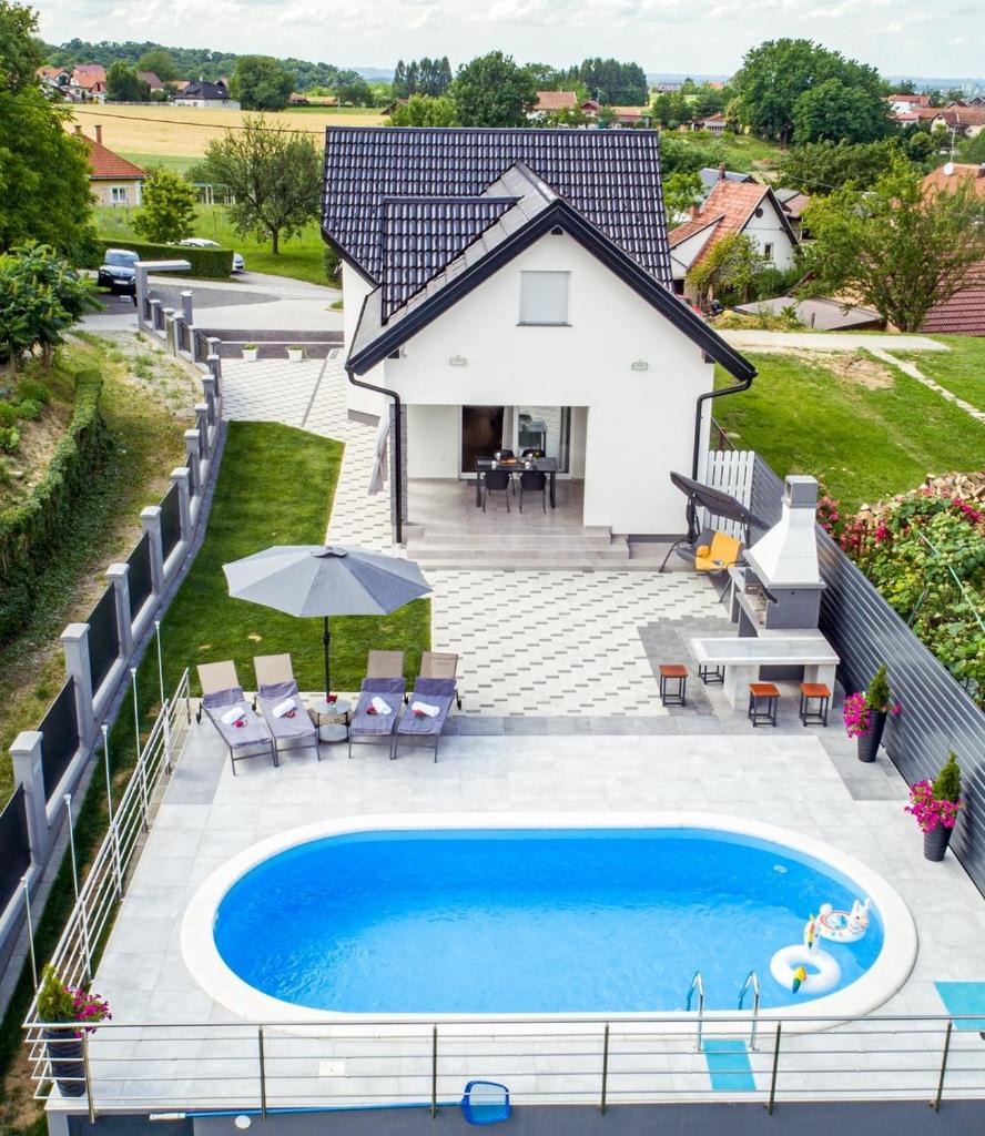 Luxury villa with a swimming pool Varazdin Breg, Zagorje - 20537 photo 1
