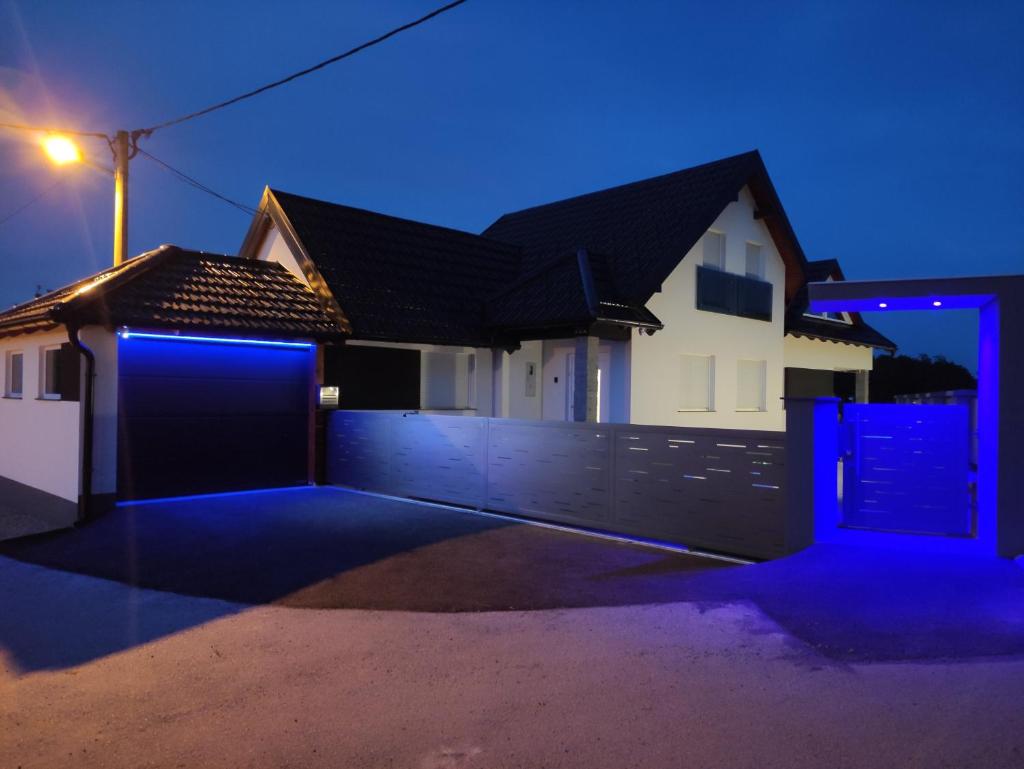 Luxury villa with a swimming pool Varazdin Breg, Zagorje - 20537 photo 2