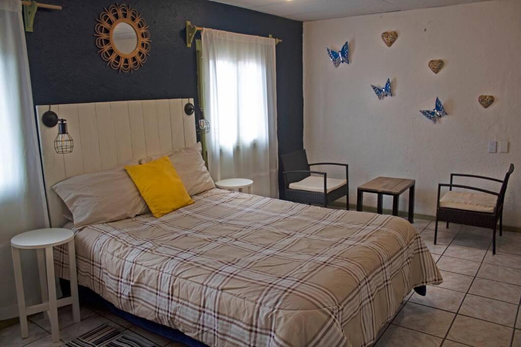 Linda casa azul ubicada en el corazón de Pátzcuaro photo 1