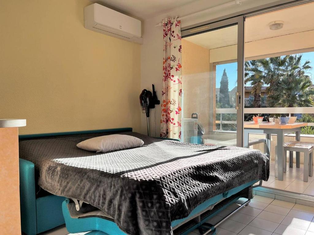 Appartement Le Lavandou, 1 pièce, 4 personnes - FR-1-251-431 photo 4