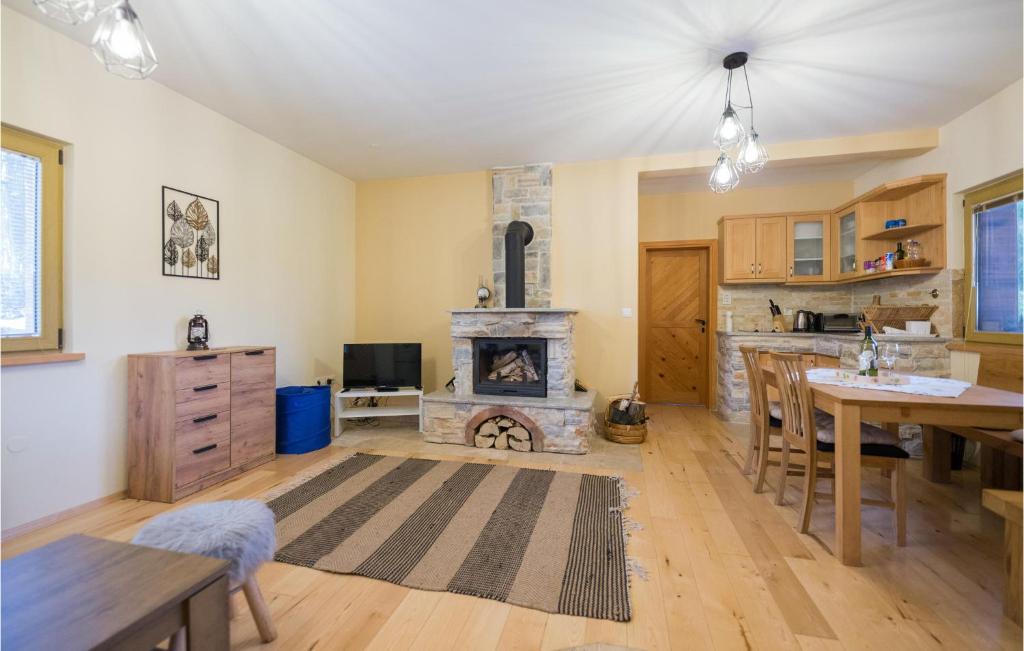 Nice Home In Novo Zvecevo With Sauna, 2 Bedrooms And Wifi photo 2