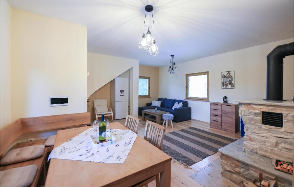 Nice Home In Novo Zvecevo With Sauna, 2 Bedrooms And Wifi photo 3