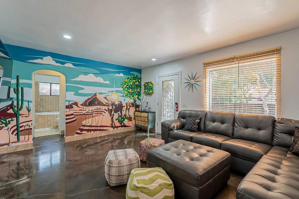 Updated Historic 2B/2B -10 min from Downtown: Main House image