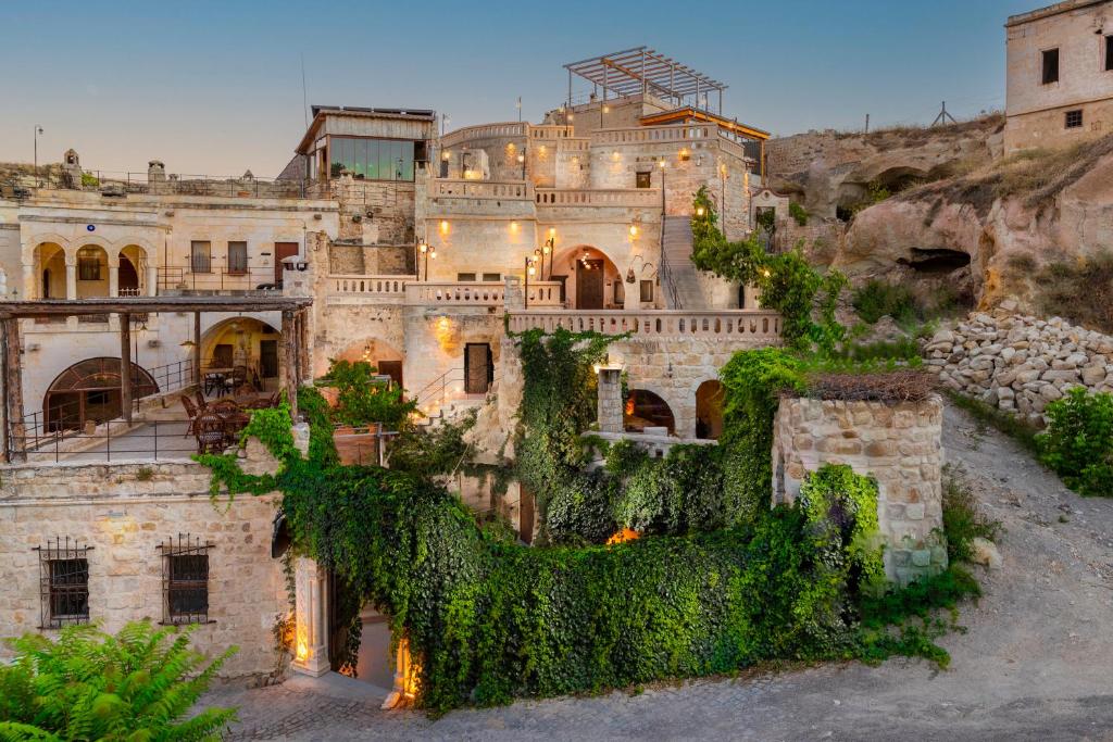 Kayata Cave Suites Special Class - Tap to explore photos