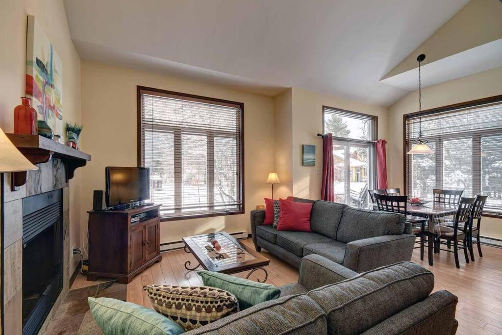 Excellent Townhome On Golf Course w/3 Bdrm 2 Bath photo 4