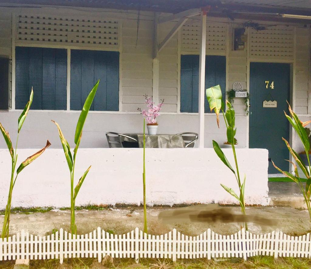 Homestay Kasih Ayah Near Bandar Batu Pahat and Parit Raja