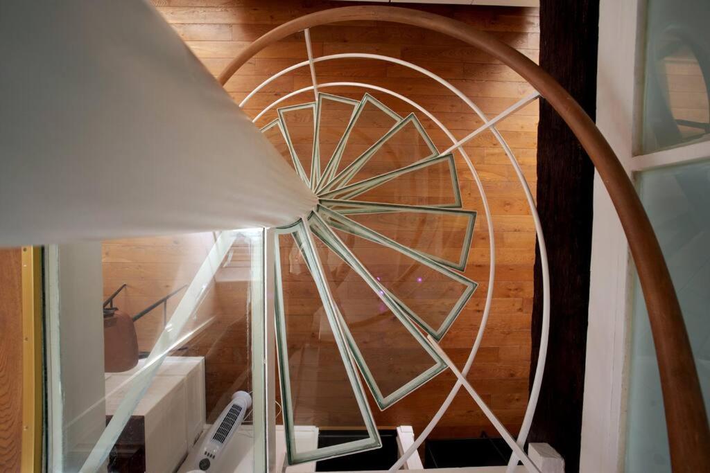 Duplex de charme avec terrasse aux portes de Paris - Thumbnail image