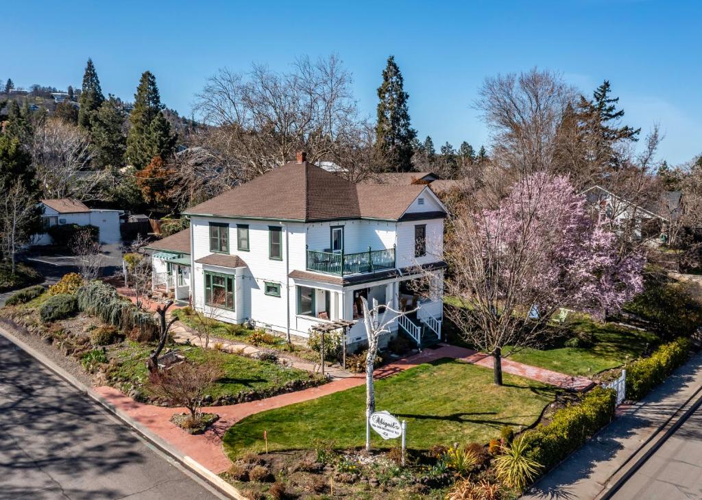 Abigail’s Bed & Breakfast Inn image