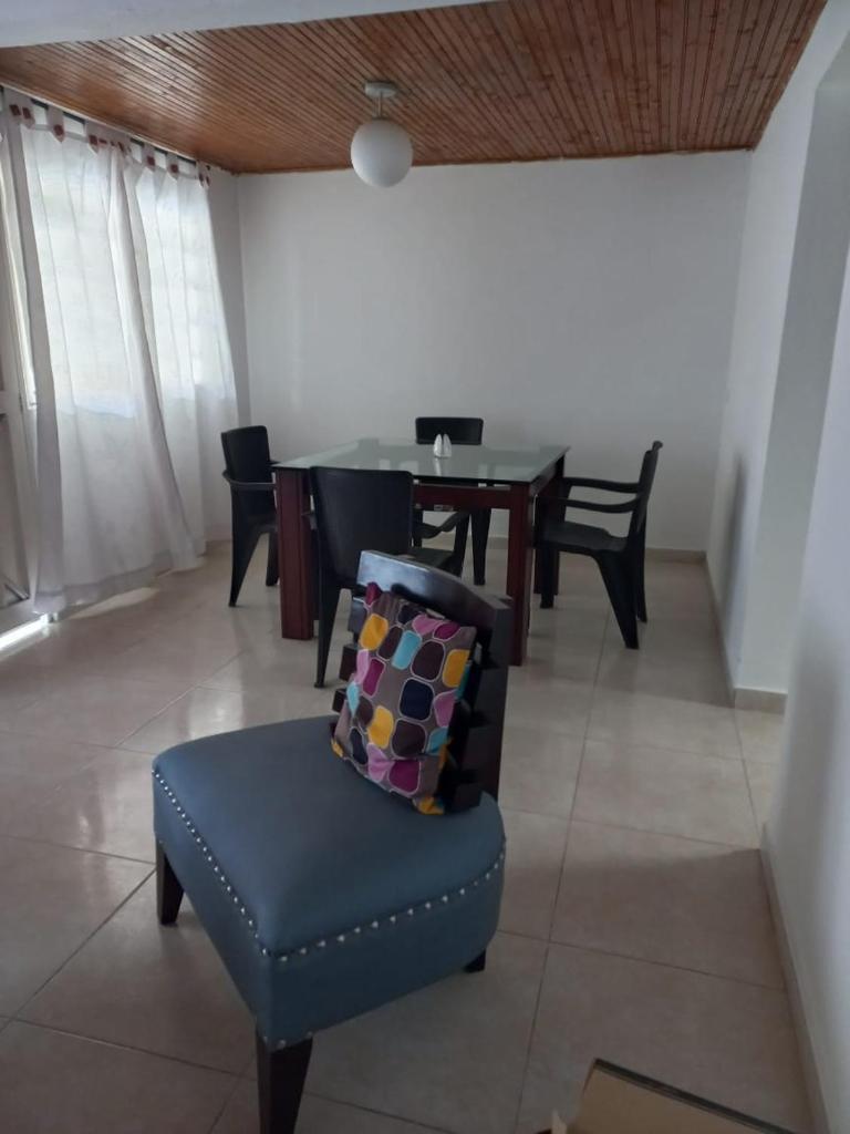 Renta, Alquiler, Arrendamiento de Casa Amoblada