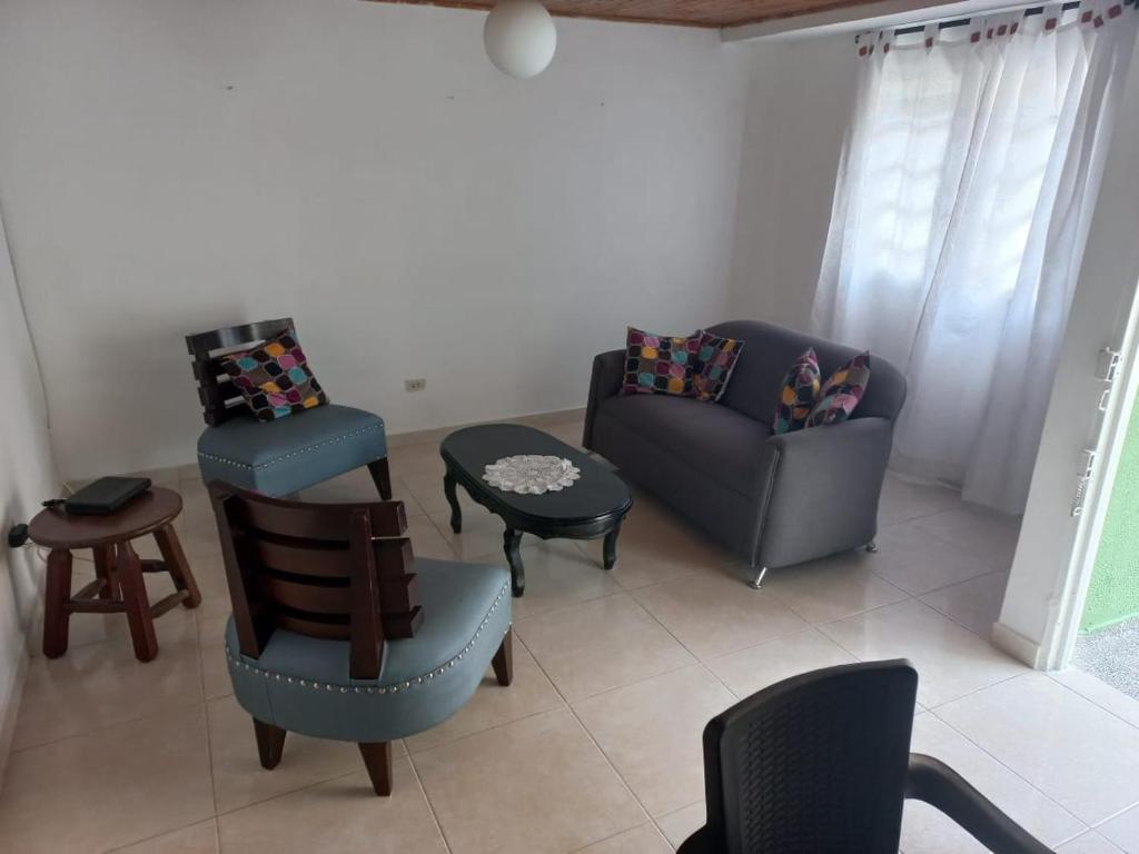 Renta, Alquiler, Arrendamiento de Casa Amoblada photo 3