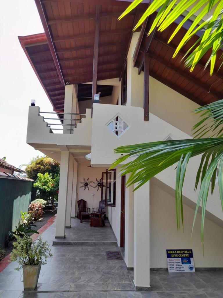 SLG Villa Hikkaduwa photo 4