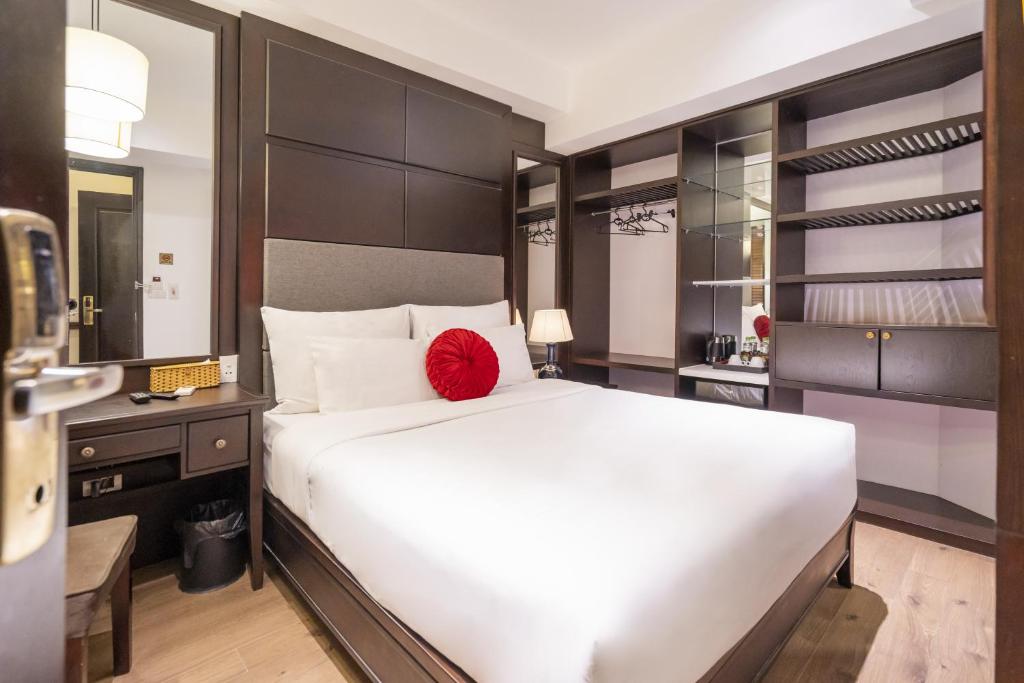 Hanoi Center Silk Charming Hotel & Travel