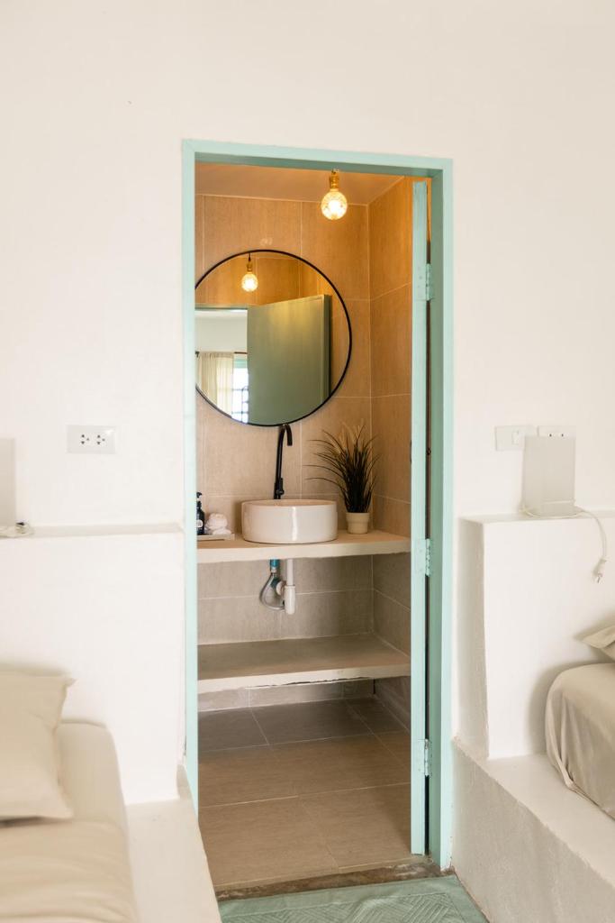 Indie Beach Bungalows photo 2