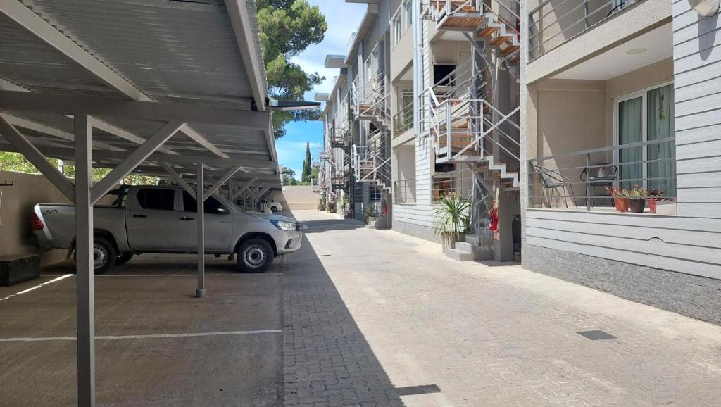Las Maras Apart. photo 2