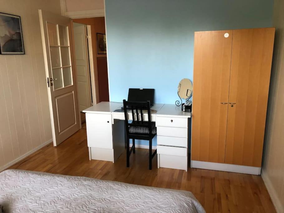 Spacious 3 room flat with balcony at City Center photo 4