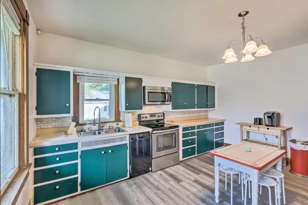 NEW Grand Historic Home - 4 Mi to WEC! photo 1