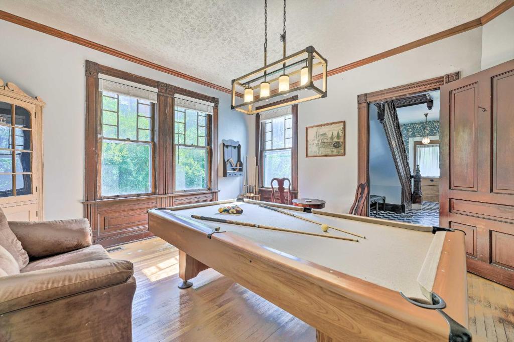 NEW Grand Historic Home - 4 Mi to WEC! photo 2
