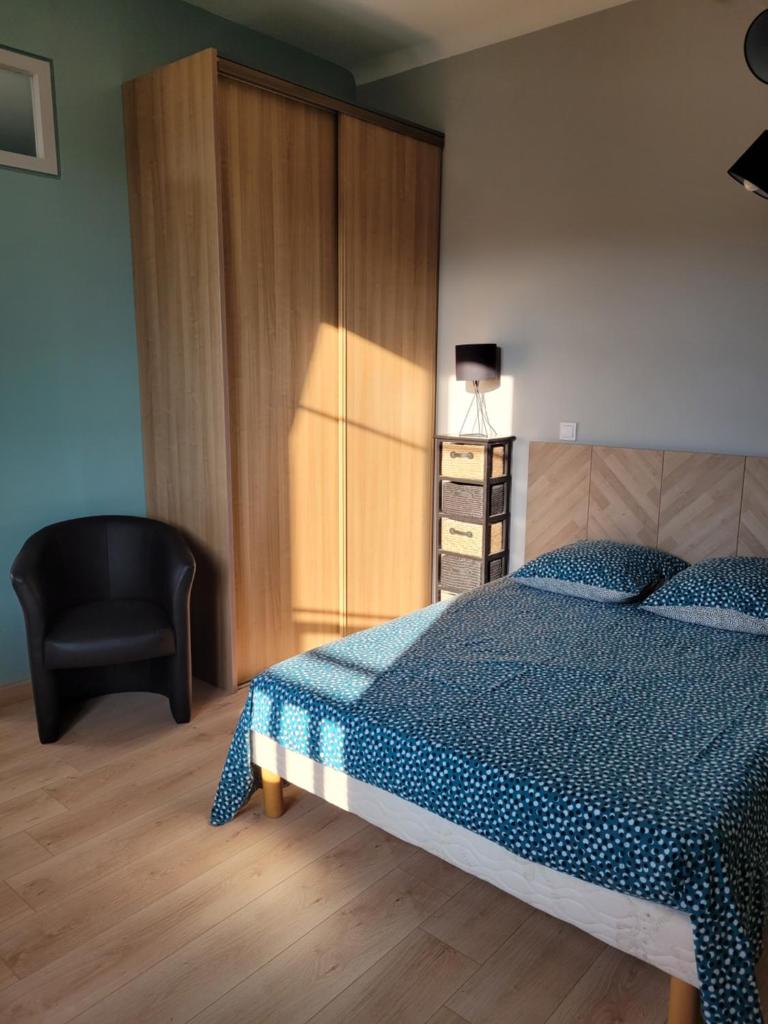 Appartement meublé rénové idéal pour curistes ou vacanciers photo 2