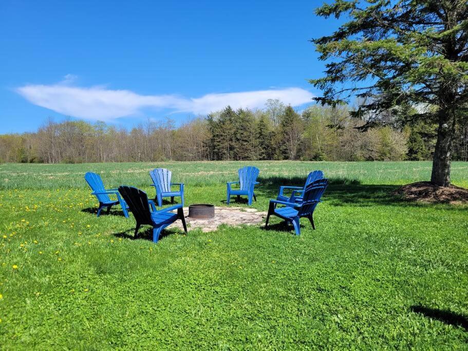 Family friendly cottage ☆walking distance to beach photo 3