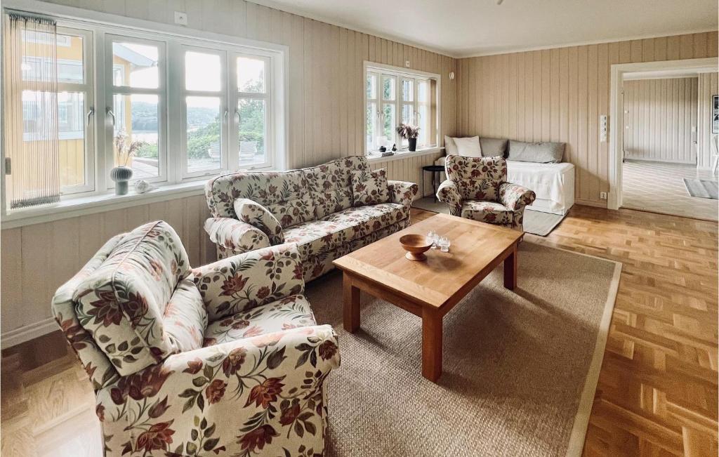 Stunning Apartment In Henn With Wifi And 2 Bedrooms photo 2