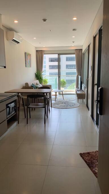 The Song, Luxury apartment